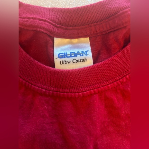 Gildan Anime Christmas-Happy Holidays-M-Long Sleeve T Shirt- Red Graphic Print - Picture 3 of 9